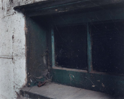 csm_Lempertz-1032-890-Contemporary-Art--May-31-2014-Jeff-Wall-Blind-window-no-3_1f221d9dc2.jpg